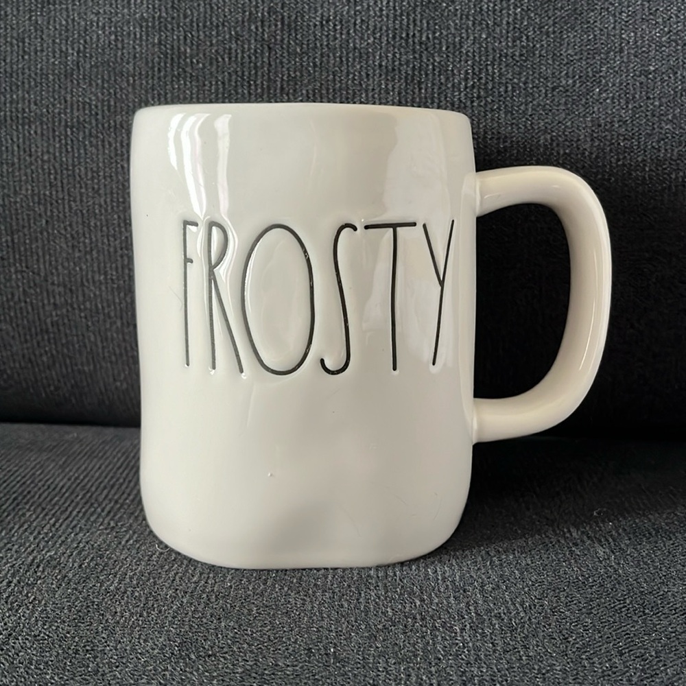 NWOT - Rae Dunn “Frosty” the Snowman Holiday Mug